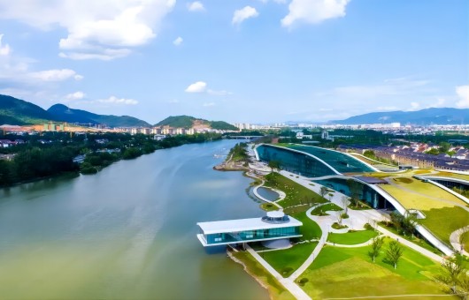 Toàn cảnh + Tất cả sức lực = Westau ___?